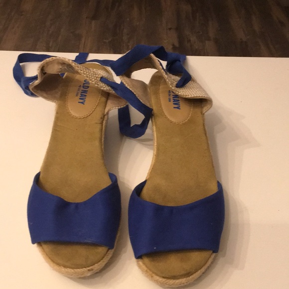 Blue Canvas Old Navy Wedges. Size 9. - Picture 2 of 6